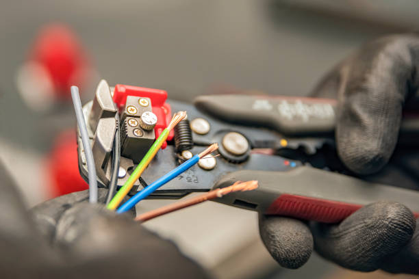 Best Licensed Electrician  in Ardia, CA